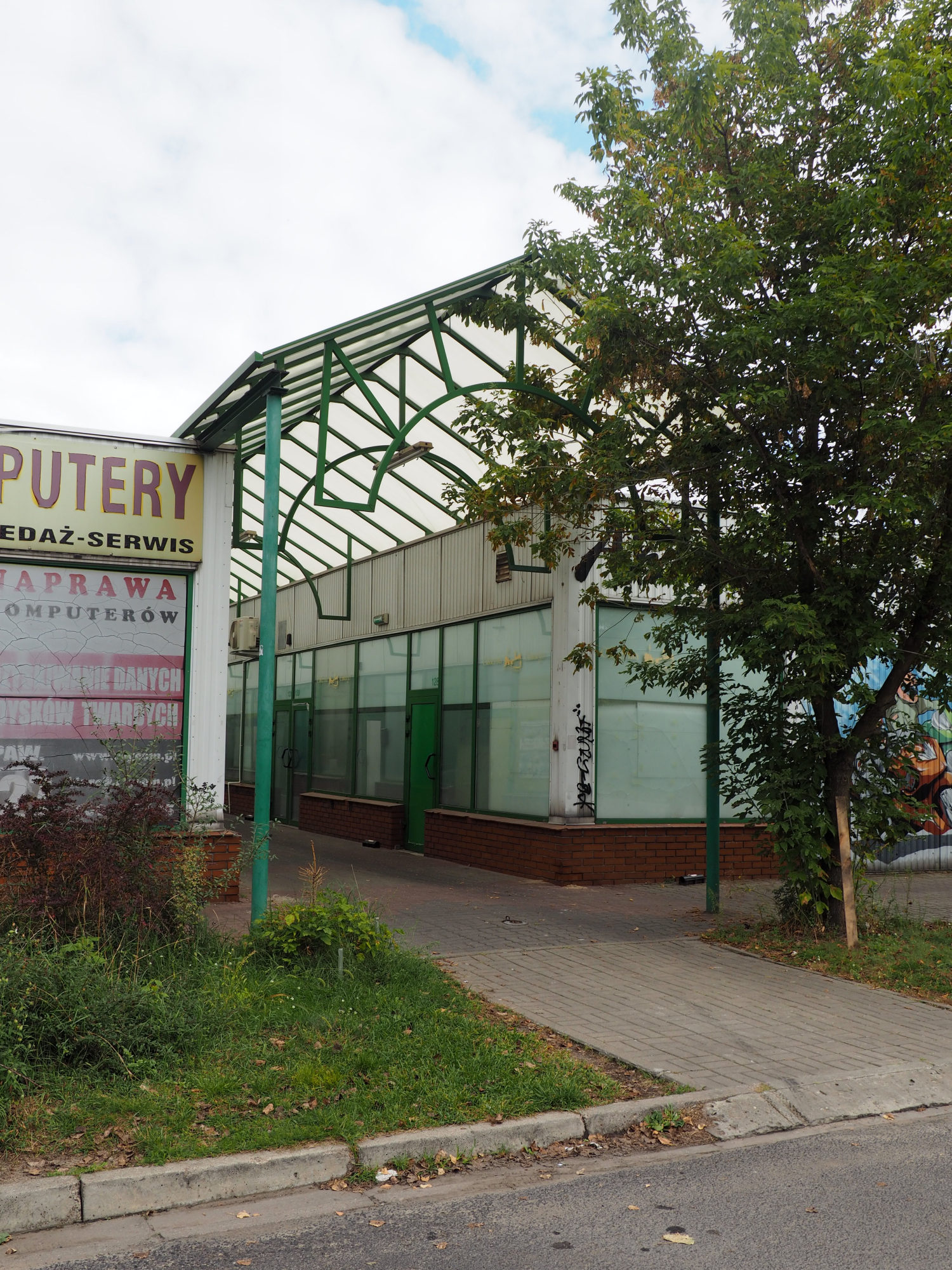 Zdjęcie architektury budynku Centrum Handlowo-Usługowe Bemowo